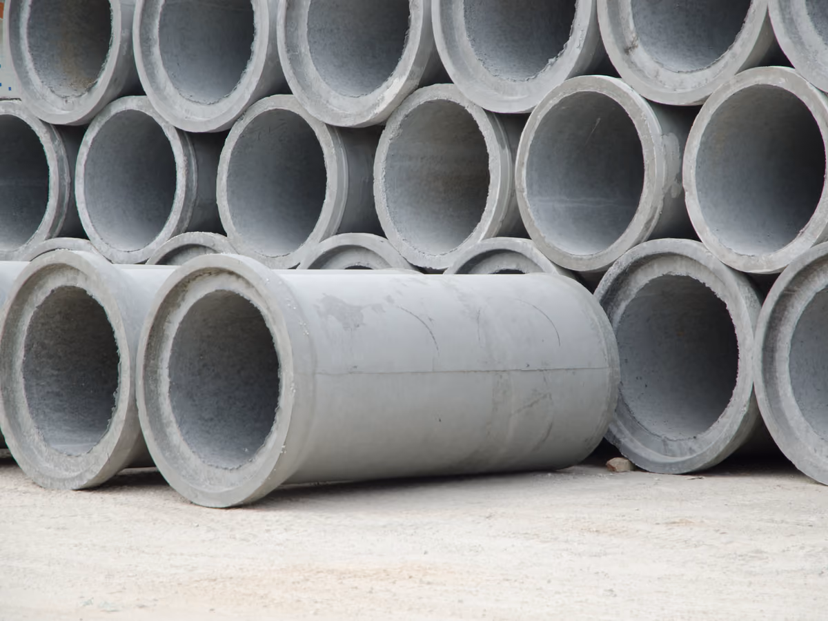 Betonschächte und Kunststoffschächte für Kanalsysteme